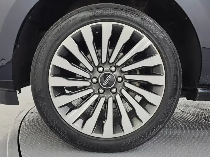 2021 Lincoln Navigator с пробегом 118 577 км
