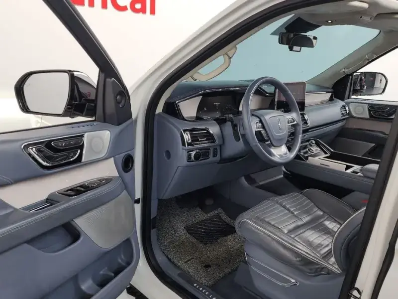 2020 Lincoln Navigator с пробегом 105 648 км
