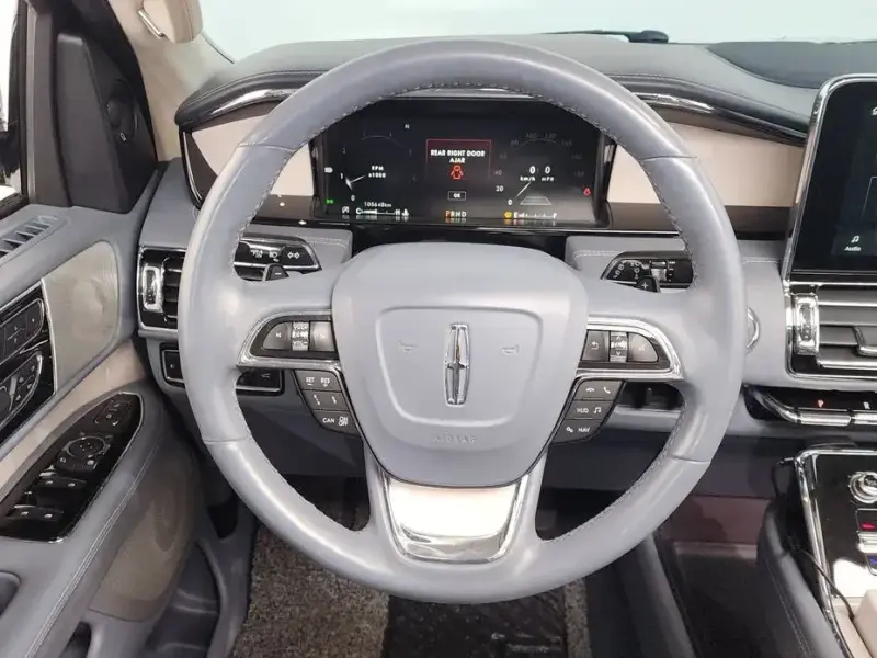 2020 Lincoln Navigator с пробегом 105 648 км