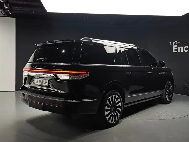 2022 Lincoln Navigator с пробегом 66 752 км