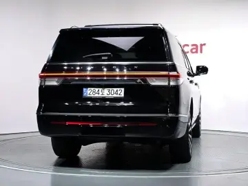 2022 Lincoln Navigator с пробегом 68 537 км