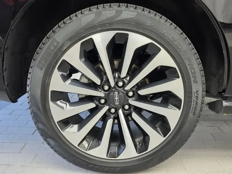 2022 Lincoln Navigator с пробегом 68 537 км