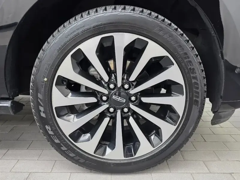 2022 Lincoln Navigator с пробегом 68 537 км