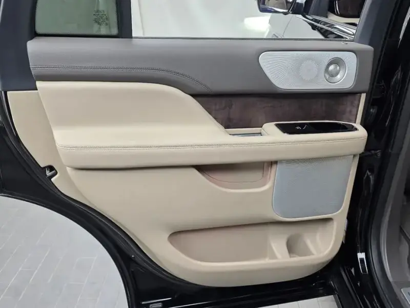 2022 Lincoln Navigator с пробегом 68 537 км