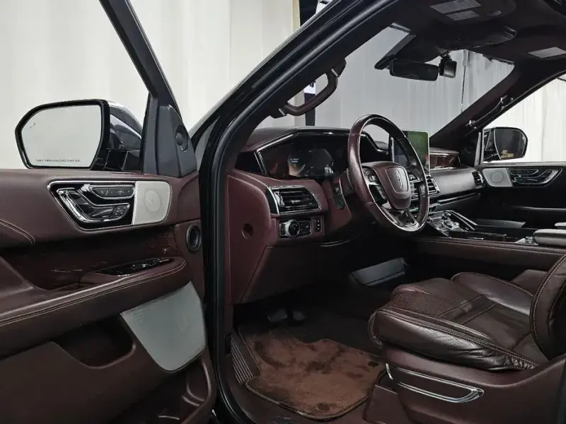 2020 Lincoln Navigator с пробегом 67 091 км