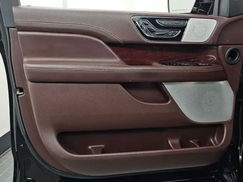 2020 Lincoln Navigator с пробегом 67 091 км
