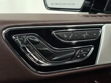 2020 Lincoln Navigator с пробегом 67 091 км