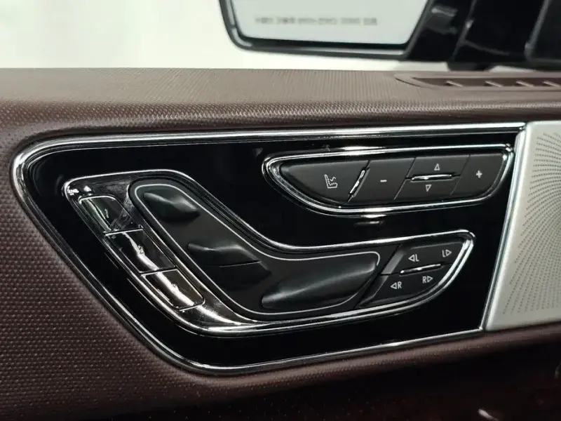 2020 Lincoln Navigator с пробегом 67 091 км