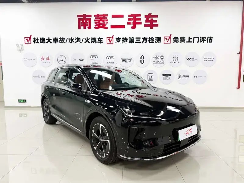 2025 Stelato SUV с пробегом 4 300 км