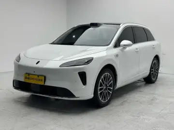 Stelato SUV