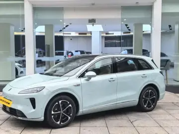 Stelato SUV