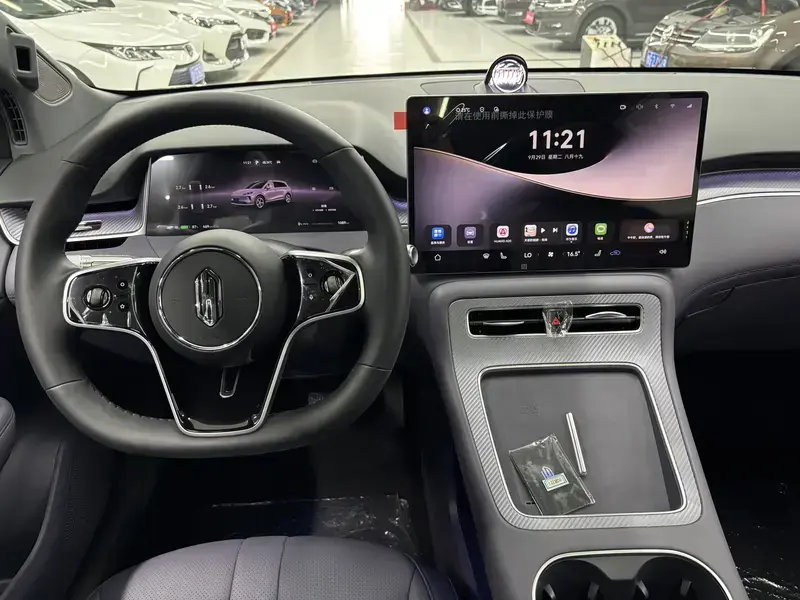2025 Stelato SUV с пробегом 1 000 км