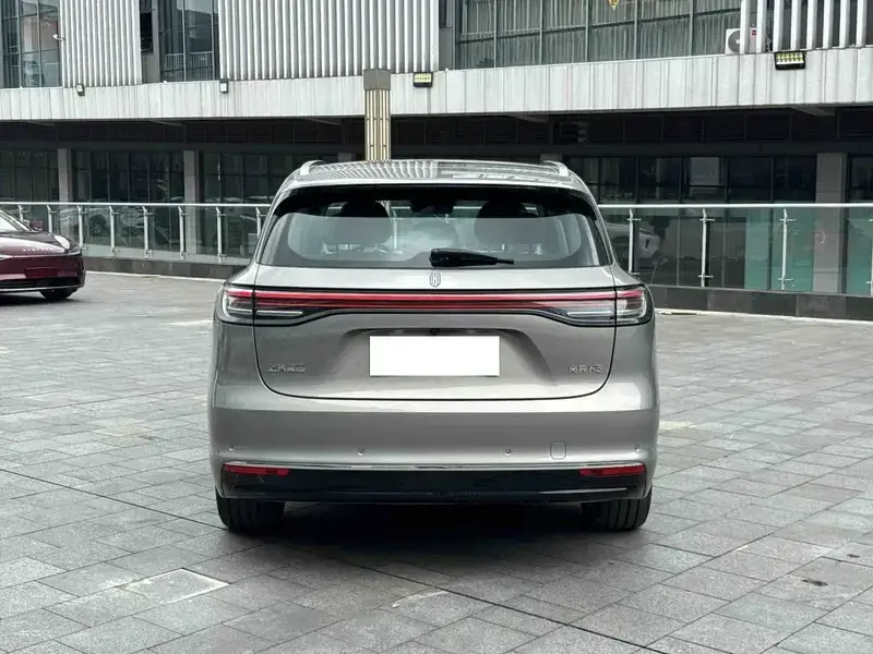 2025 Stelato SUV с пробегом 14 000 км