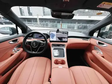 2025 Stelato SUV с пробегом 7 000 км