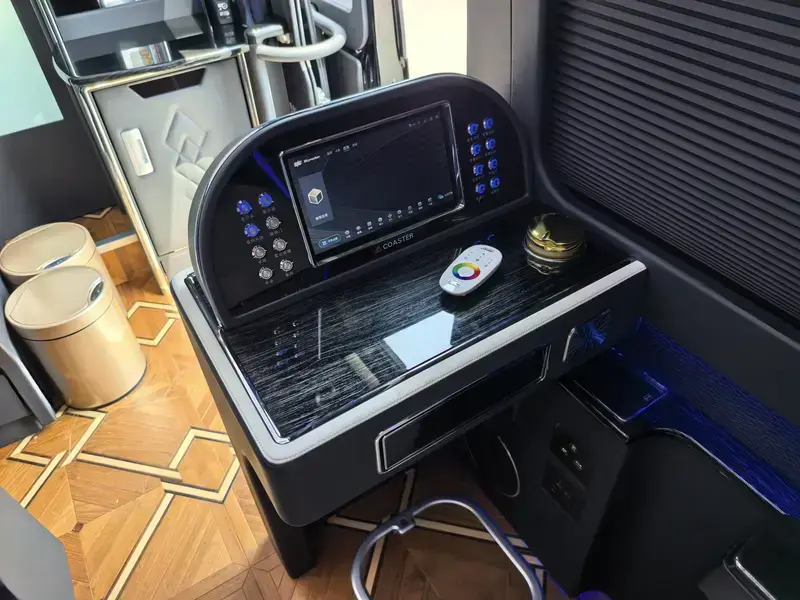 2024 Toyota Coaster с пробегом 16 000 км