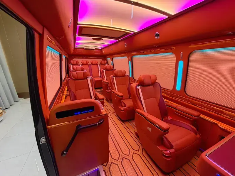 2022 Toyota Coaster с пробегом 15 000 км