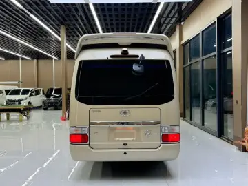2022 Toyota Coaster с пробегом 2 000 км