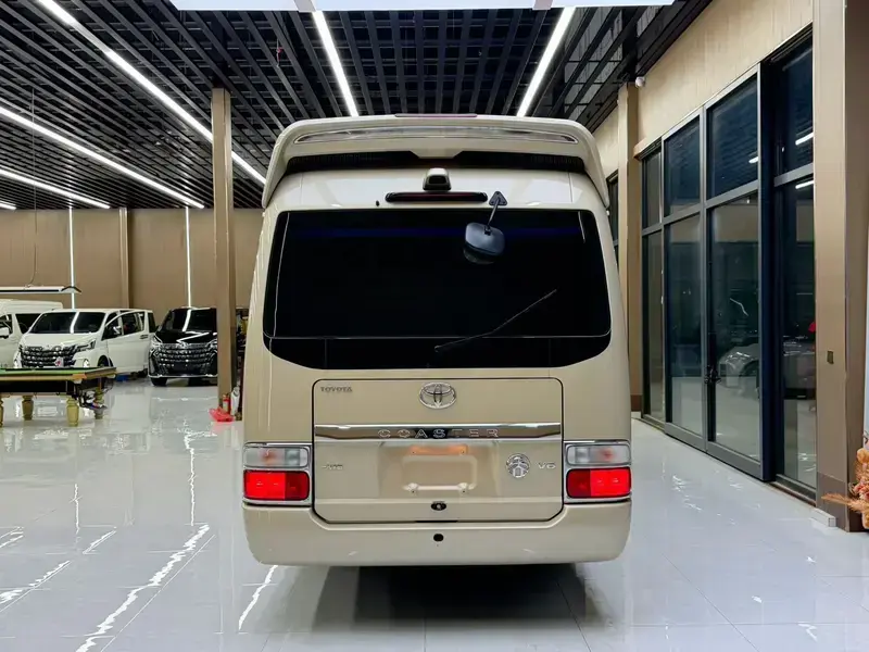 2022 Toyota Coaster с пробегом 2 000 км