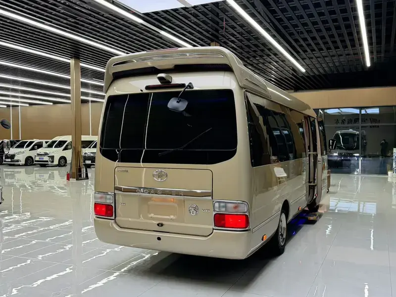 2022 Toyota Coaster с пробегом 2 000 км