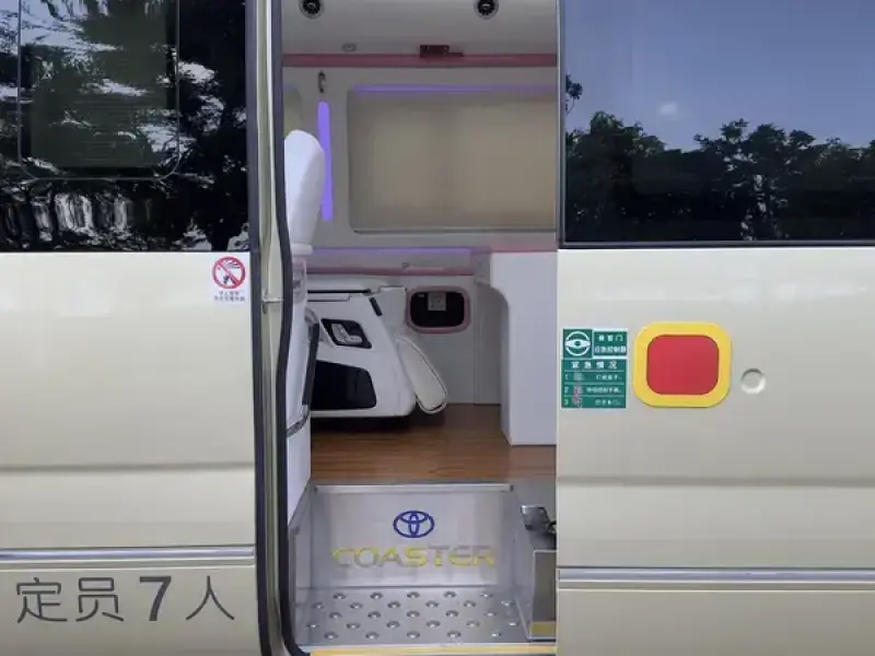2022 Toyota Coaster с пробегом 11 000 км
