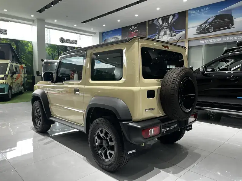 2025 Suzuki Jimny с пробегом 18 100 км