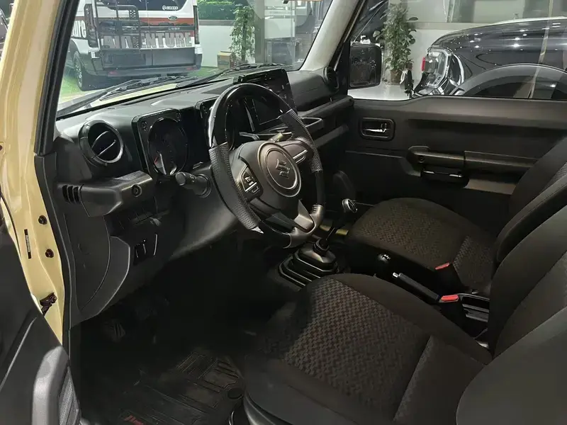 2025 Suzuki Jimny с пробегом 18 100 км