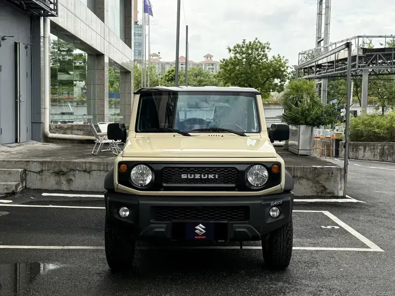 2026 Suzuki Jimny с пробегом 2 000 км