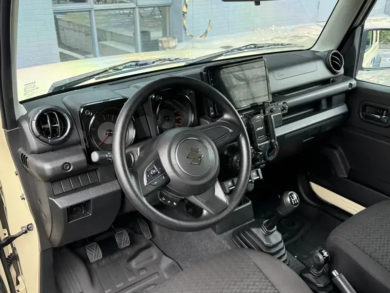 2026 Suzuki Jimny с пробегом 2 000 км