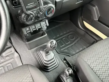 2026 Suzuki Jimny с пробегом 2 000 км