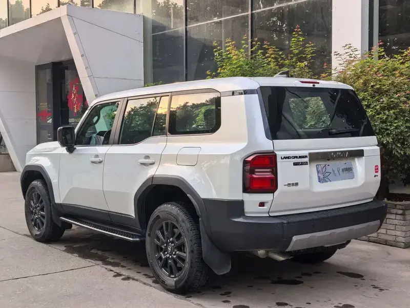 2024 Toyota Prado (Import) с пробегом 2 500 км