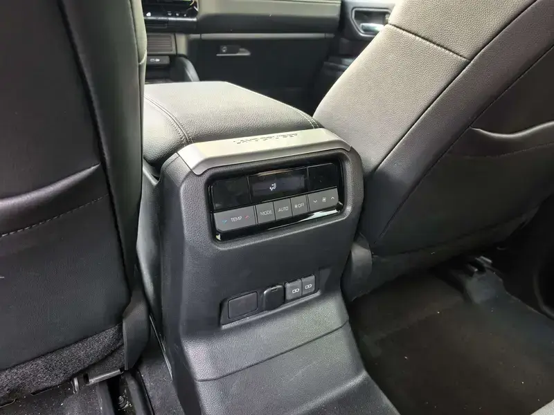 2024 Toyota Prado (Import) с пробегом 2 500 км