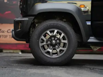 2024 Suzuki Jimny с пробегом 300 км
