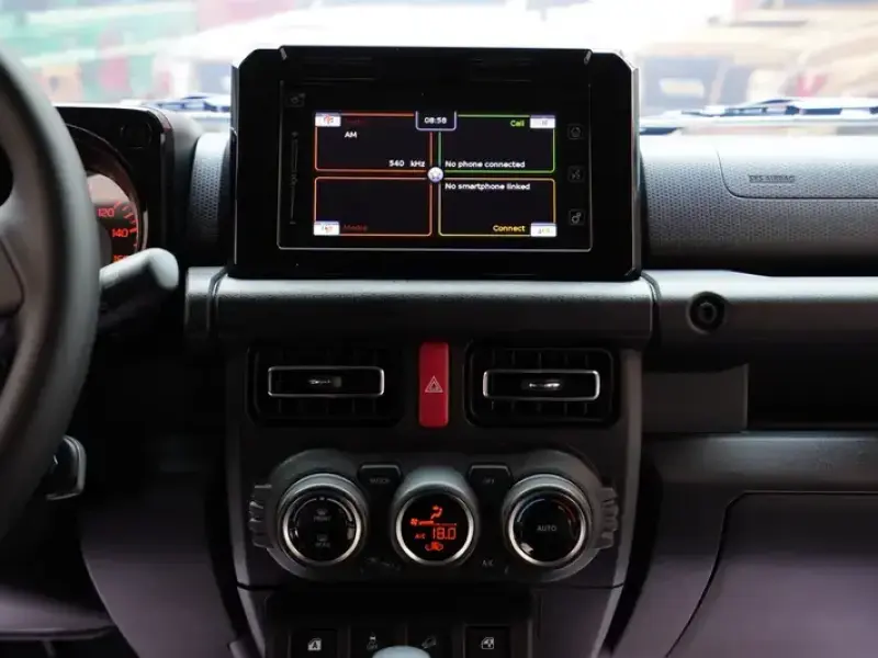2024 Suzuki Jimny с пробегом 300 км