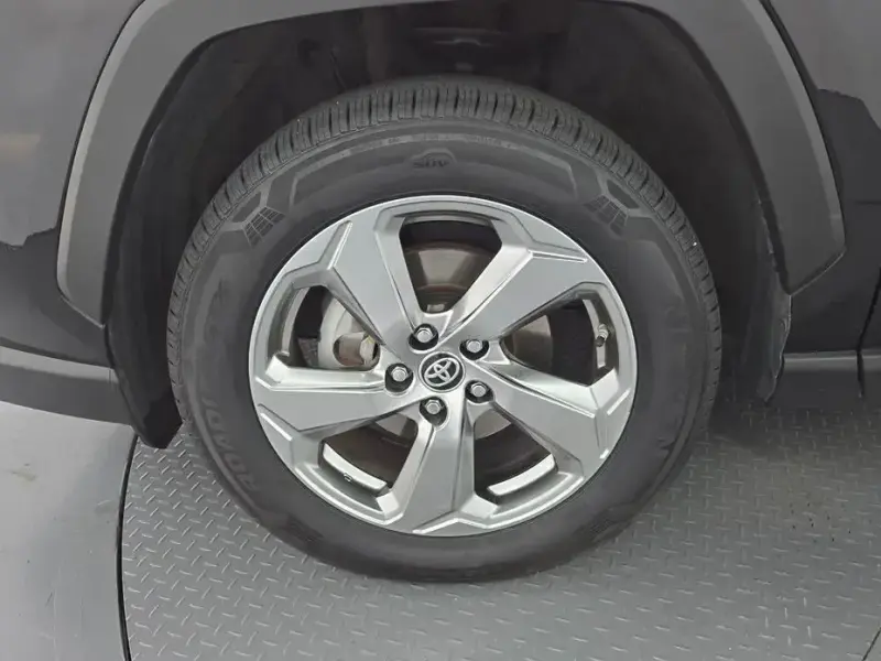 2020 Toyota RAV4 с пробегом 106 427 км