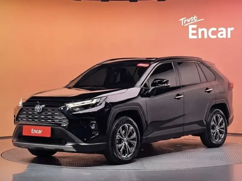 2024 Toyota RAV4 с пробегом 17 309 км