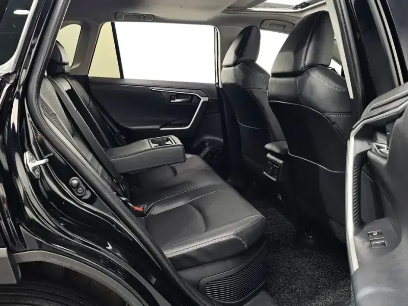 2024 Toyota RAV4 с пробегом 17 309 км