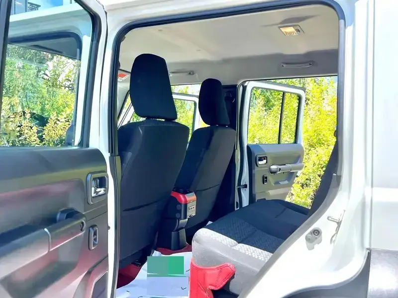2025 Suzuki Jimny с пробегом 7 900 км