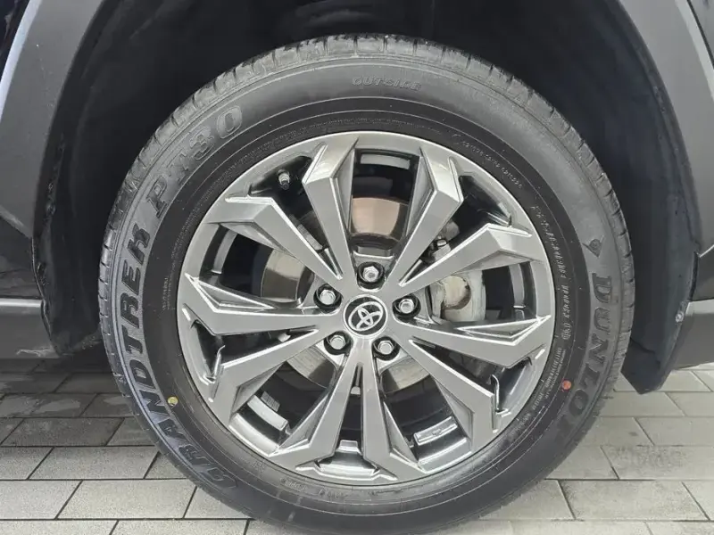 2024 Toyota RAV4 с пробегом 42 586 км
