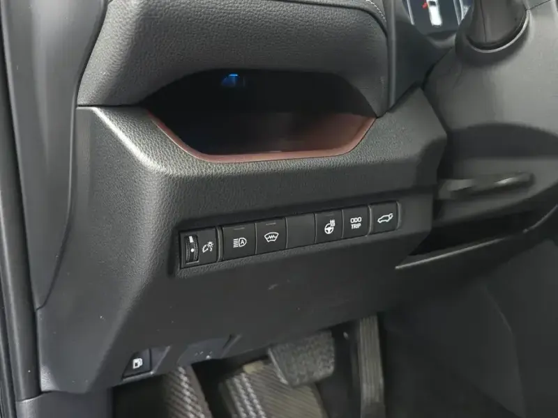 2024 Toyota RAV4 с пробегом 42 586 км