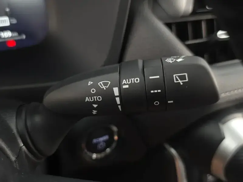 2024 Toyota RAV4 с пробегом 42 586 км