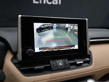 2023 Toyota RAV4 с пробегом 67 894 км