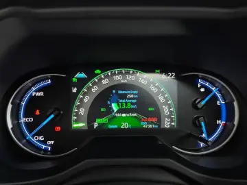 2021 Toyota RAV4 с пробегом 47 361 км
