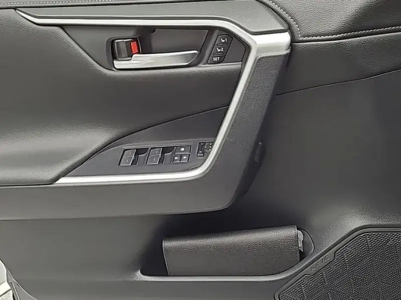 2022 Toyota RAV4 с пробегом 36 032 км