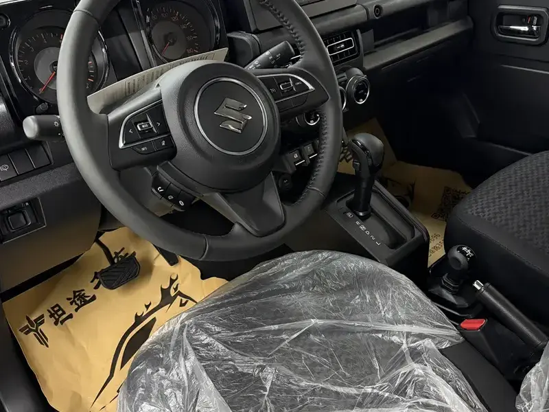 2026 Suzuki Jimny с пробегом 100 км
