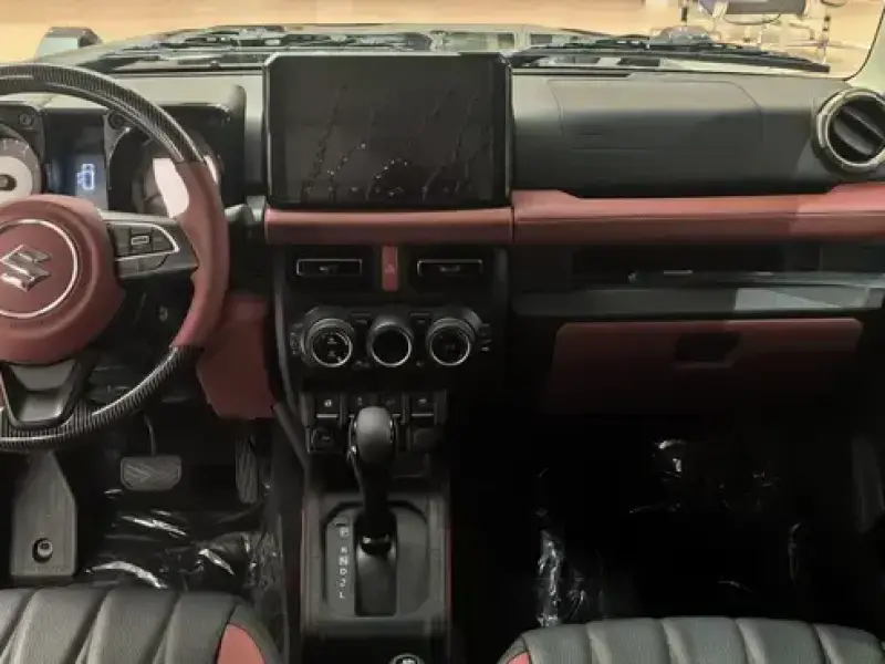 2026 Suzuki Jimny с пробегом 100 км