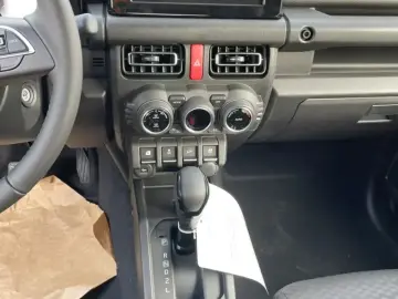 2025 Suzuki Jimny с пробегом 100 км