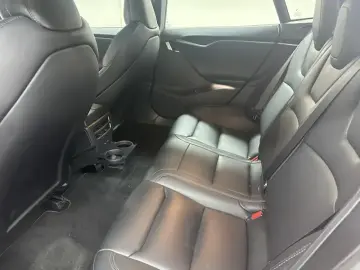 2020 Tesla Model S с пробегом 14 500 км