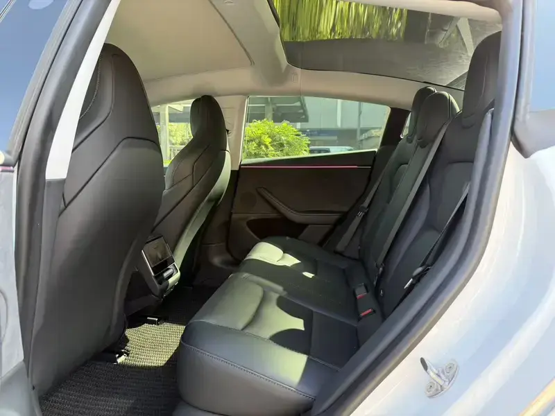 2024 Tesla Model 3 с пробегом 40 000 км
