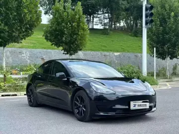 2020 Tesla Model 3 с пробегом 76 000 км