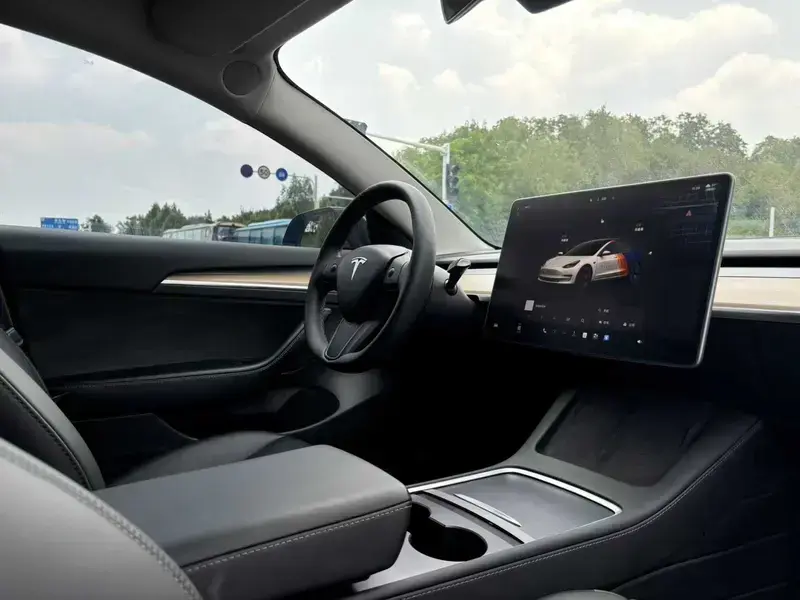 2020 Tesla Model 3 с пробегом 76 000 км